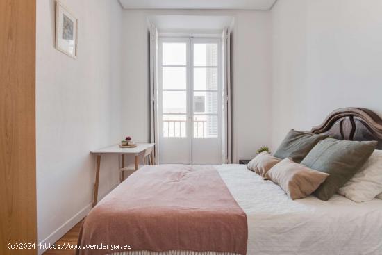 ¡Habitaciones en alquiler en un apartamento de 5 habitaciones en Madrid! - MADRID