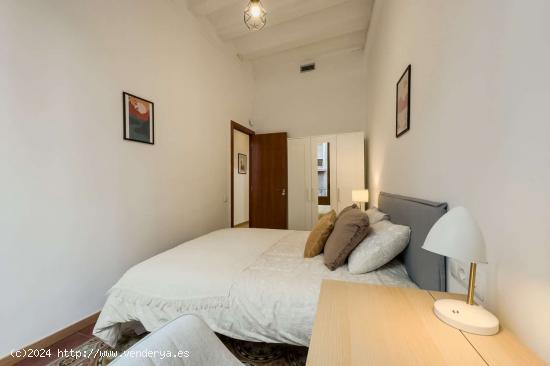 Elegante habitación en apartamento de 6 dormitorios en Barri Gotic, Barcelona - BARCELONA