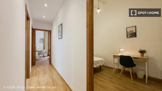 Elegante habitación en apartamento de 6 dormitorios en Barri Gotic, Barcelona - BARCELONA