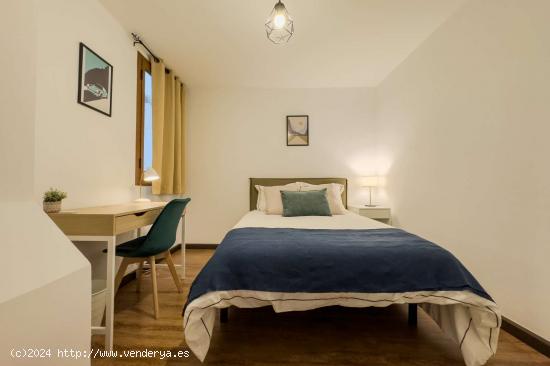  Elegante habitación en apartamento de 6 dormitorios en Barri Gotic, Barcelona - BARCELONA 