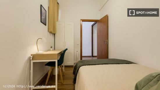 Elegante habitación en apartamento de 6 dormitorios en Barri Gotic, Barcelona - BARCELONA