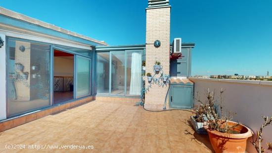 FANTASTICO ATICO DUPLEX EN MIRALBUENO CON TERRAZA DE 60 M - ZARAGOZA