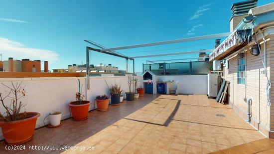 FANTASTICO ATICO DUPLEX EN MIRALBUENO CON TERRAZA DE 60 M - ZARAGOZA