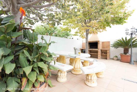 Preciosa casa con Piscina y licencia turística - TARRAGONA