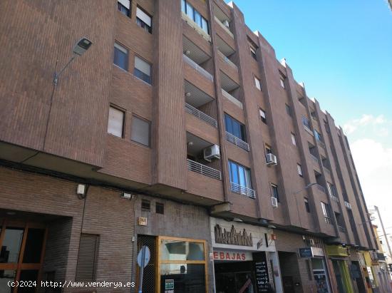  VIVIENDA SEMIREFORMADA MUY CENTRICA Y CON GARAJE - ALBACETE 