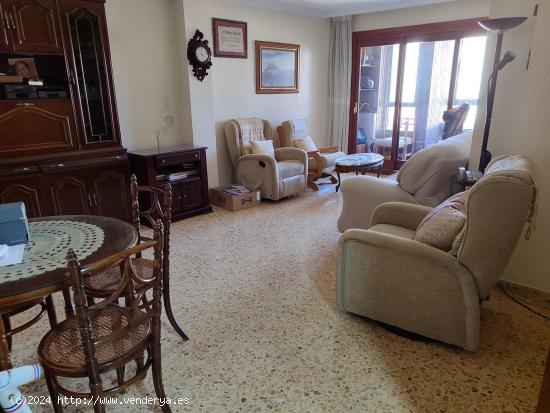 VIVIENDA SEMIREFORMADA MUY CENTRICA Y CON GARAJE - ALBACETE