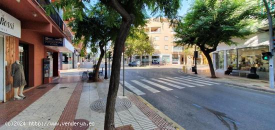 Local Comercial en avda. principal de Benicàssim - CASTELLON