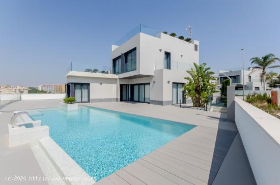 VILLA DE LUJO. OBRA NUEVA. ORIHUELA COSTA - ZONA CAMPOAMOR - ALICANTE