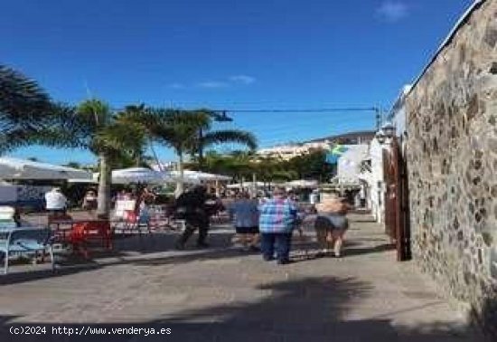 TRASPASO DE RESTAURANTE EN PRIMERA LINEA LOS CRISTIANOS