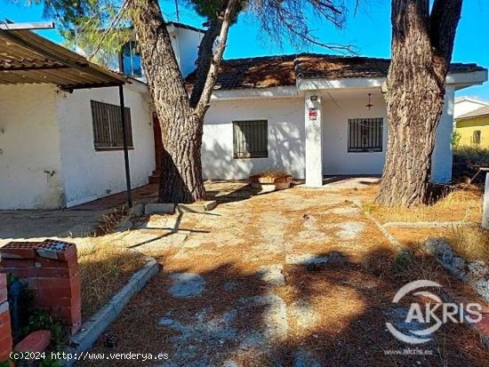 ¡¡VIVIENDA OKUPADA, NO SE PUEDE VISITAR!! FORMADA POR 2 CHALETS