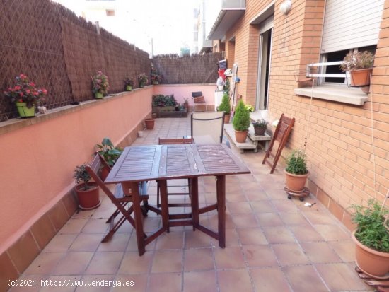 PISO SEMINUEVO EN MANRESA CON TERRAZA GRANDE, PÁRKING Y TRASTERO