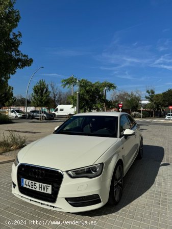 Audi A3 1.6 TDI S-LINE - Cornellà