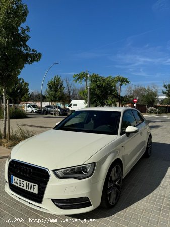 Audi A3 1.6 TDI S-LINE - Cornellà