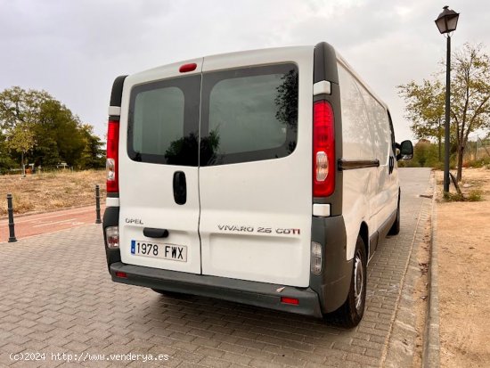 Opel Vivaro 2.5 CDTI Kasten L2H1 2,9t - Madrid