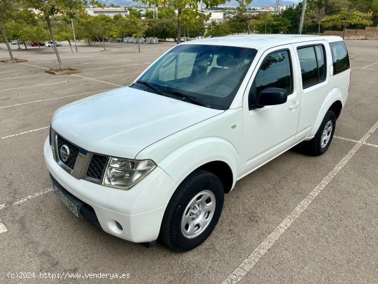 Nissan Pathfinder 2.5 DCI - 