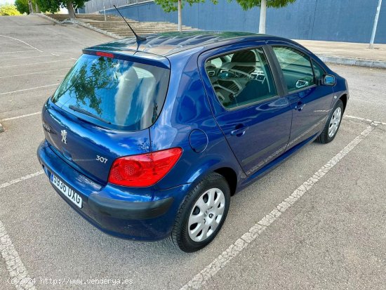 Peugeot 307 1.4i - 