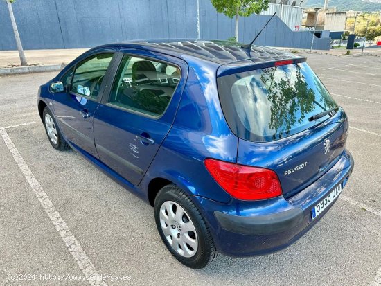 Peugeot 307 1.4i - 