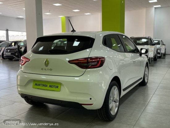 Renault Clio Intens TCe 90 (67kw) de 2021 con 51.000 Km por 14.800 EUR. en Malaga