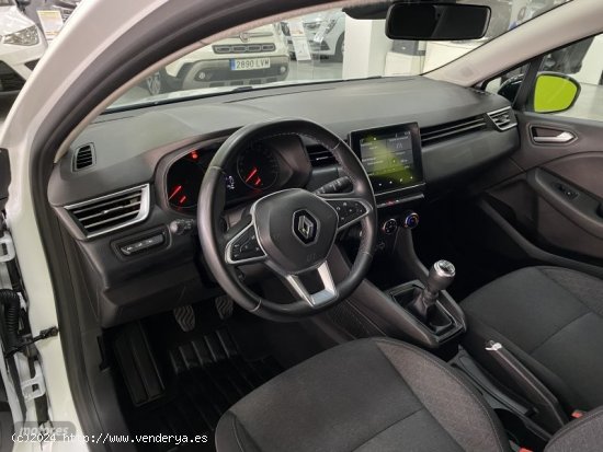 Renault Clio Intens TCe 90 (67kw) de 2021 con 51.000 Km por 14.800 EUR. en Malaga