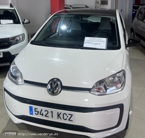 Volkswagen Up 1.0 60 CV de 2017 con 124.000 Km por 7.900 EUR. en Tenerife