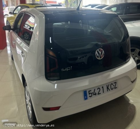 Volkswagen Up 1.0 60 CV de 2017 con 124.000 Km por 7.900 EUR. en Tenerife