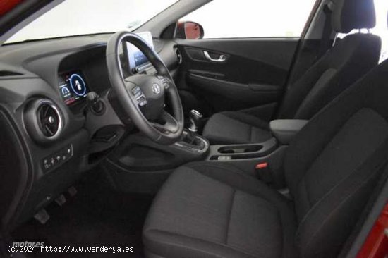 Hyundai Kona 1.0 TGDI Maxx 4x2 de 2023 con 15.900 Km por 19.900 EUR. en Alicante