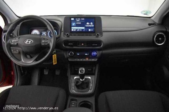 Hyundai Kona 1.0 TGDI Maxx 4x2 de 2023 con 15.900 Km por 19.900 EUR. en Alicante