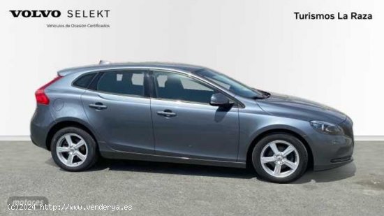 Volvo V 40 V40 Kinetic D2 de 2018 con 103.176 Km por 15.400 EUR. en Sevilla