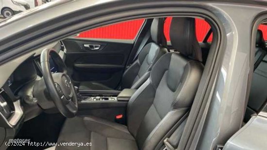 Volvo V 60 V60 Momentum Pro D3 Geartronic diesel de 2019 con 78.250 Km por 25.400 EUR. en Sevilla