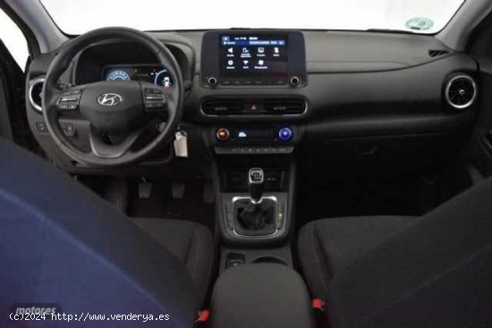 Hyundai Kona 1.0 TGDI Maxx 4x2 de 2023 con 22.200 Km por 19.900 EUR. en Alicante