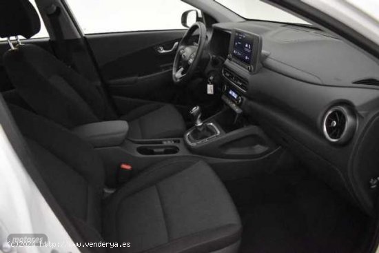 Hyundai Kona 1.0 TGDI Maxx 4x2 de 2023 con 20.300 Km por 19.900 EUR. en Alicante