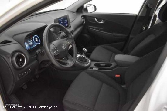 Hyundai Kona 1.0 TGDI Maxx 4x2 de 2023 con 20.300 Km por 19.900 EUR. en Alicante