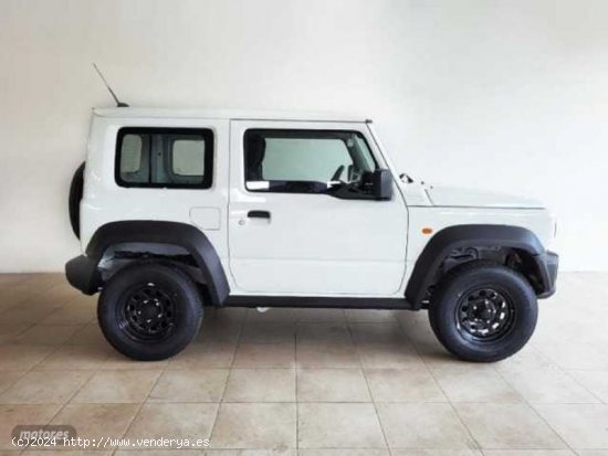 Suzuki Jimny 1.5 PRO 4WD 102 3P de 2022 con 43.415 Km por 24.950 EUR. en Barcelona