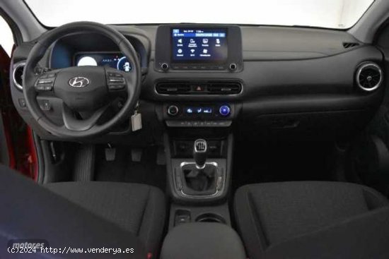 Hyundai Kona 1.0 TGDI Maxx 4x2 de 2023 con 18.700 Km por 19.900 EUR. en Alicante