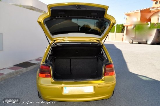 Volkswagen Golf GTI V5 KLIMATIZADOR-BBS de 2000 con 220.000 Km por 5.300 EUR. en Granada