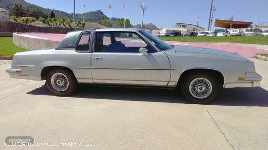 Oldsmobile Cutlass Supreme 5.7 v8 de 1981 con 106.376 Km por 6.900 EUR. en Madrid