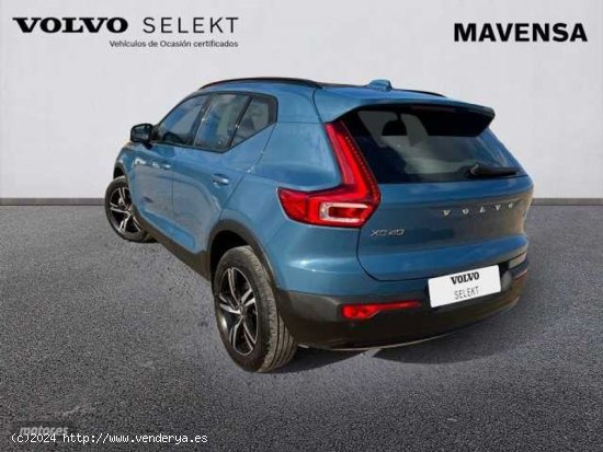 Volvo XC40 XC40 Plus, B3 mild hybrid, Gasolina, Dark de 2023 con 23.670 Km por 37.500 EUR. en Badajo