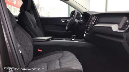 Volvo XC 60 XC60 Core, B4 (gasolina), Gasolina de 2023 con 19.605 Km por 39.900 EUR. en Salamanca