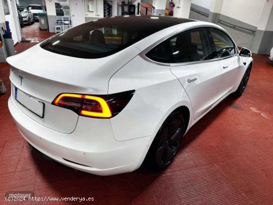 Tesla Model 3 3 Standard RWD Plus con 99.000 Km por 26.499 EUR. en Madrid