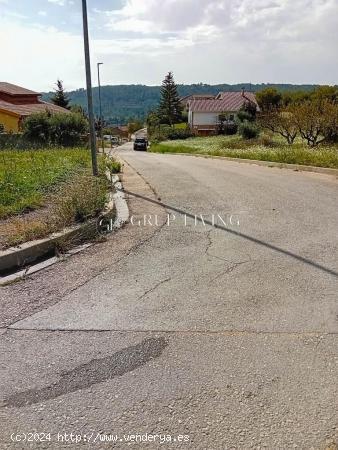 TERRENO URBANO EN SANT QUINTI DE MEDIONA - BARCELONA