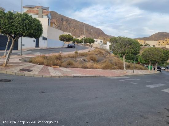 Solar en la zona de chalet de las colinas, aguadulce !!! - ALMERIA