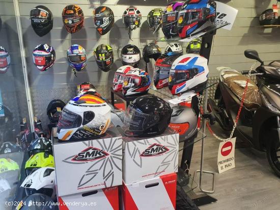  TALLER DE MOTOS CON TIENDA EN TRASPASO EN BARCELONA - BARCELONA 