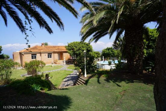 Amplia Casa Familiar con Oportunidades Únicas en Tacoronte - SANTA CRUZ DE TENERIFE