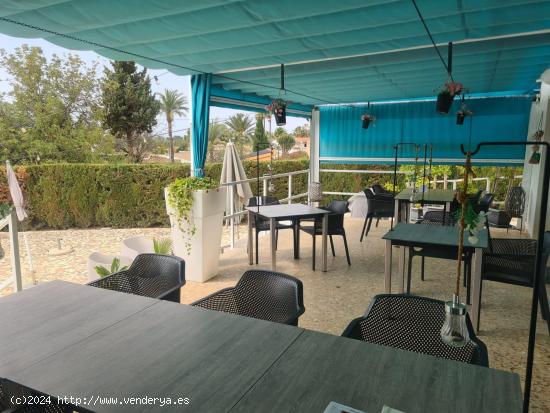 CHALET INDEPENDIENTE 1200M DE PARCELA, CON APARTAMENTO DE INVITADOS , PISCINA , ZONA BARRANCO HONDO 