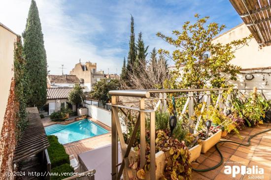  CASA AMB PATI I PISCINA AL CENTRE - BARCELONA 