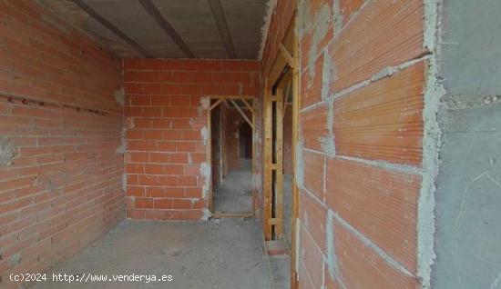 CASA CON LOCAL COMERCIAL A LA VENTA - MURCIA