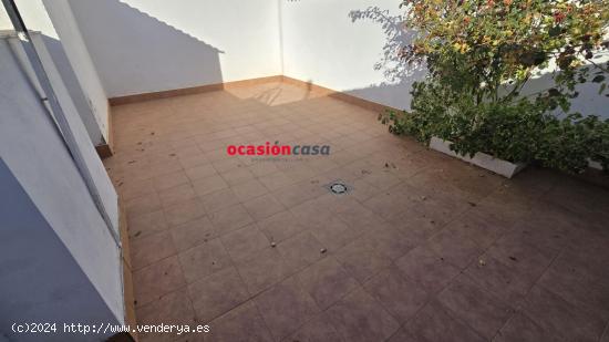 CASA CON TEJADO NUEVO Y PATIO - CORDOBA