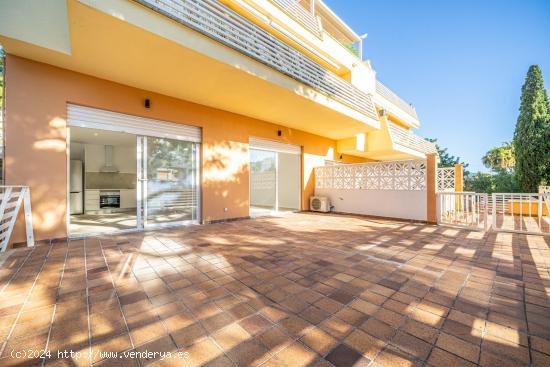  Edificio con 4 plantas bajas reformadas en Torrenova, Calviá - BALEARES 