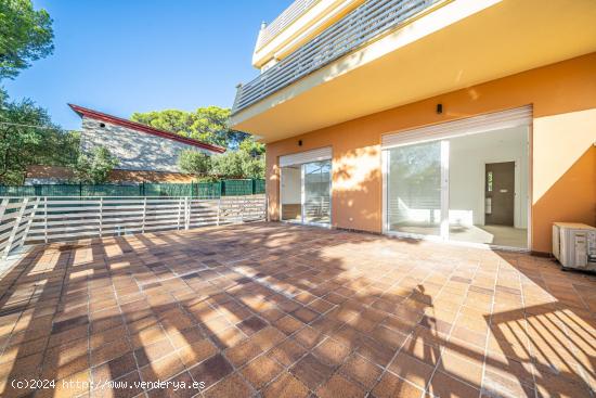 Edificio con 4 plantas bajas reformadas en Torrenova, Calviá - BALEARES