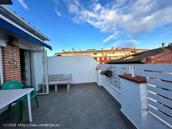 Ático con 2 habitaciones y terraza en Calella - BARCELONA